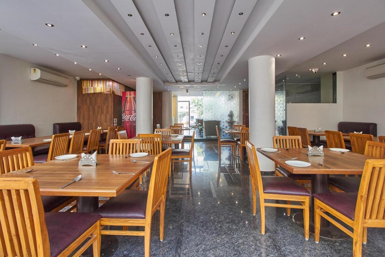 Oyo 10672 Hotel Riviera Nashik Ngoại thất bức ảnh