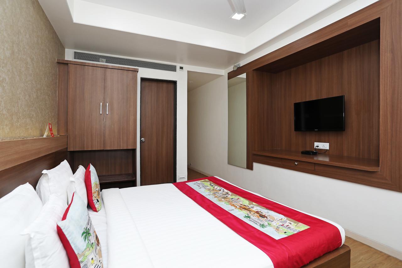 Oyo 10672 Hotel Riviera Nashik Ngoại thất bức ảnh