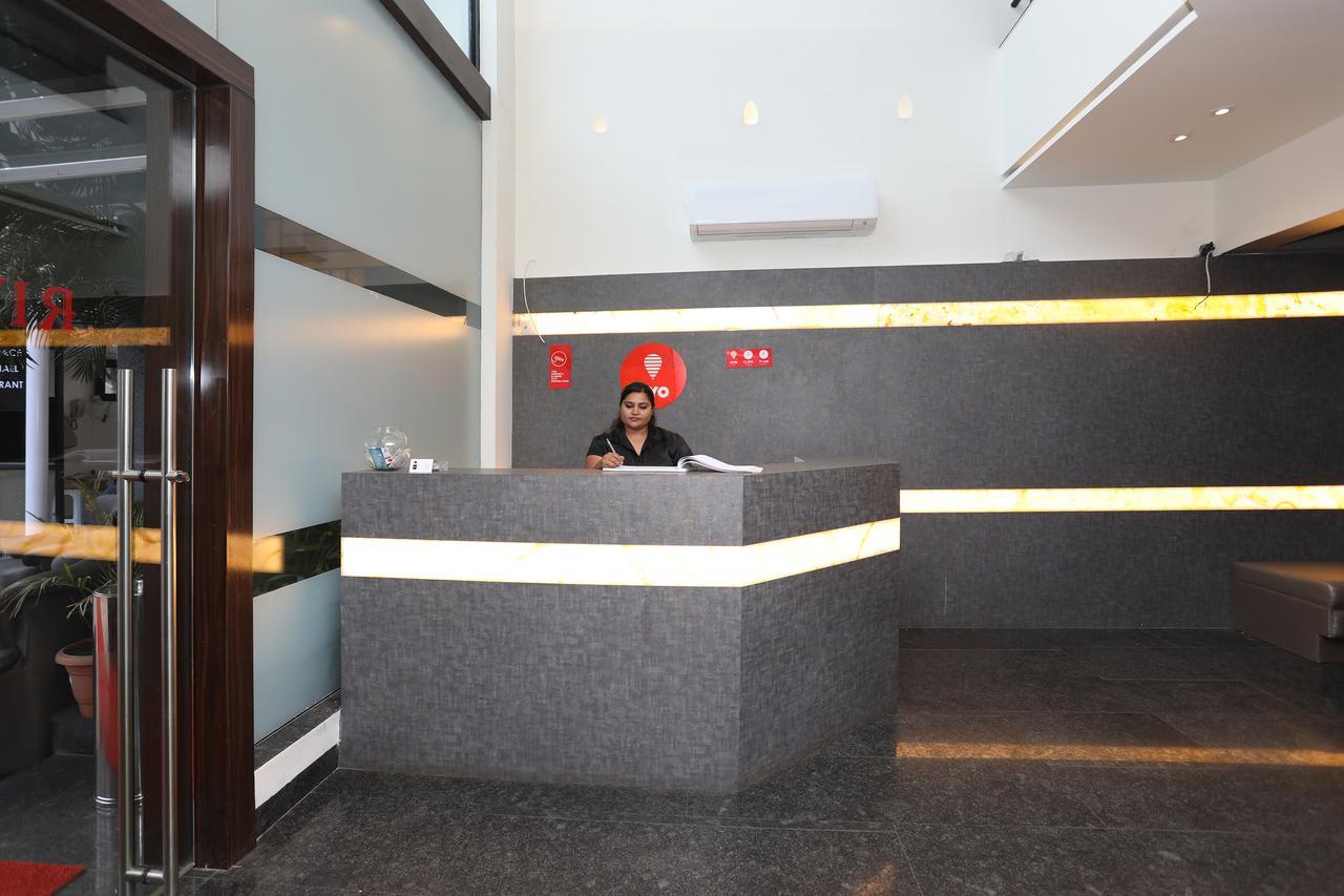 Oyo 10672 Hotel Riviera Nashik Ngoại thất bức ảnh