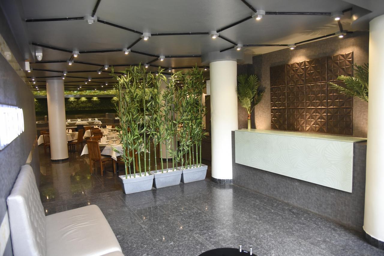 Oyo 10672 Hotel Riviera Nashik Ngoại thất bức ảnh