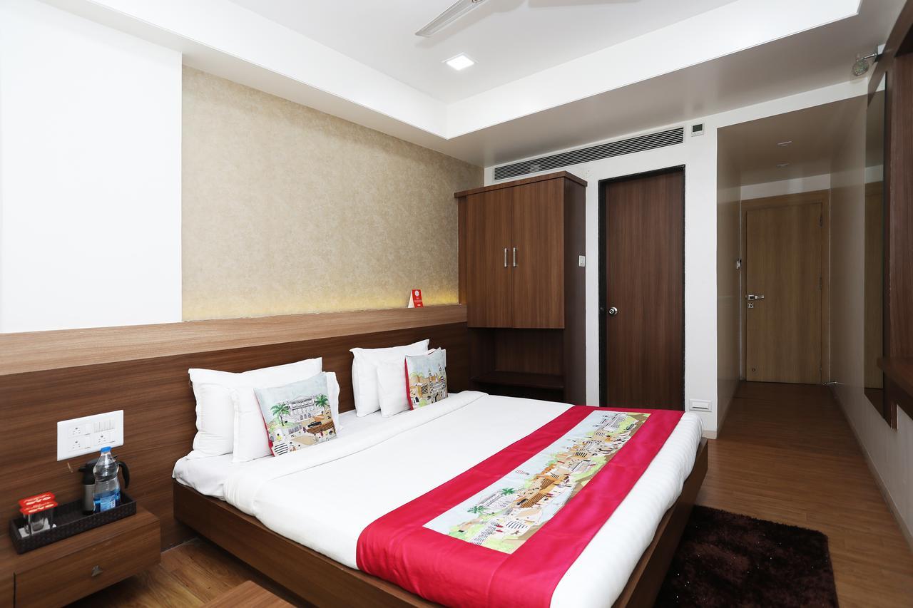 Oyo 10672 Hotel Riviera Nashik Ngoại thất bức ảnh