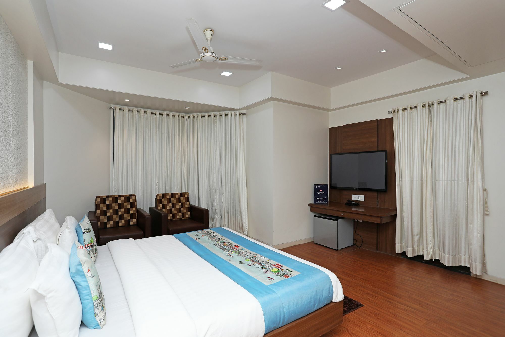Oyo 10672 Hotel Riviera Nashik Ngoại thất bức ảnh