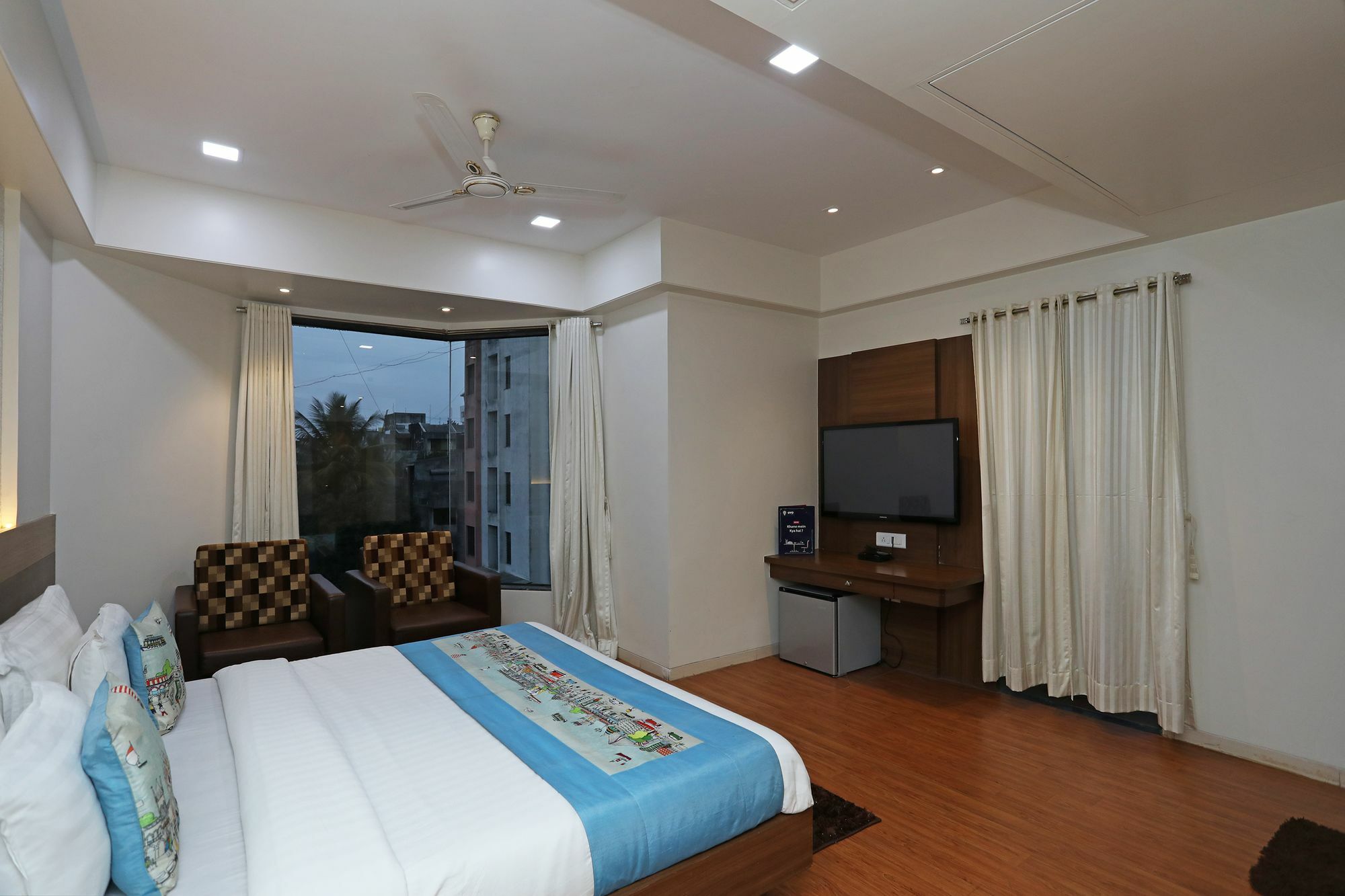 Oyo 10672 Hotel Riviera Nashik Ngoại thất bức ảnh