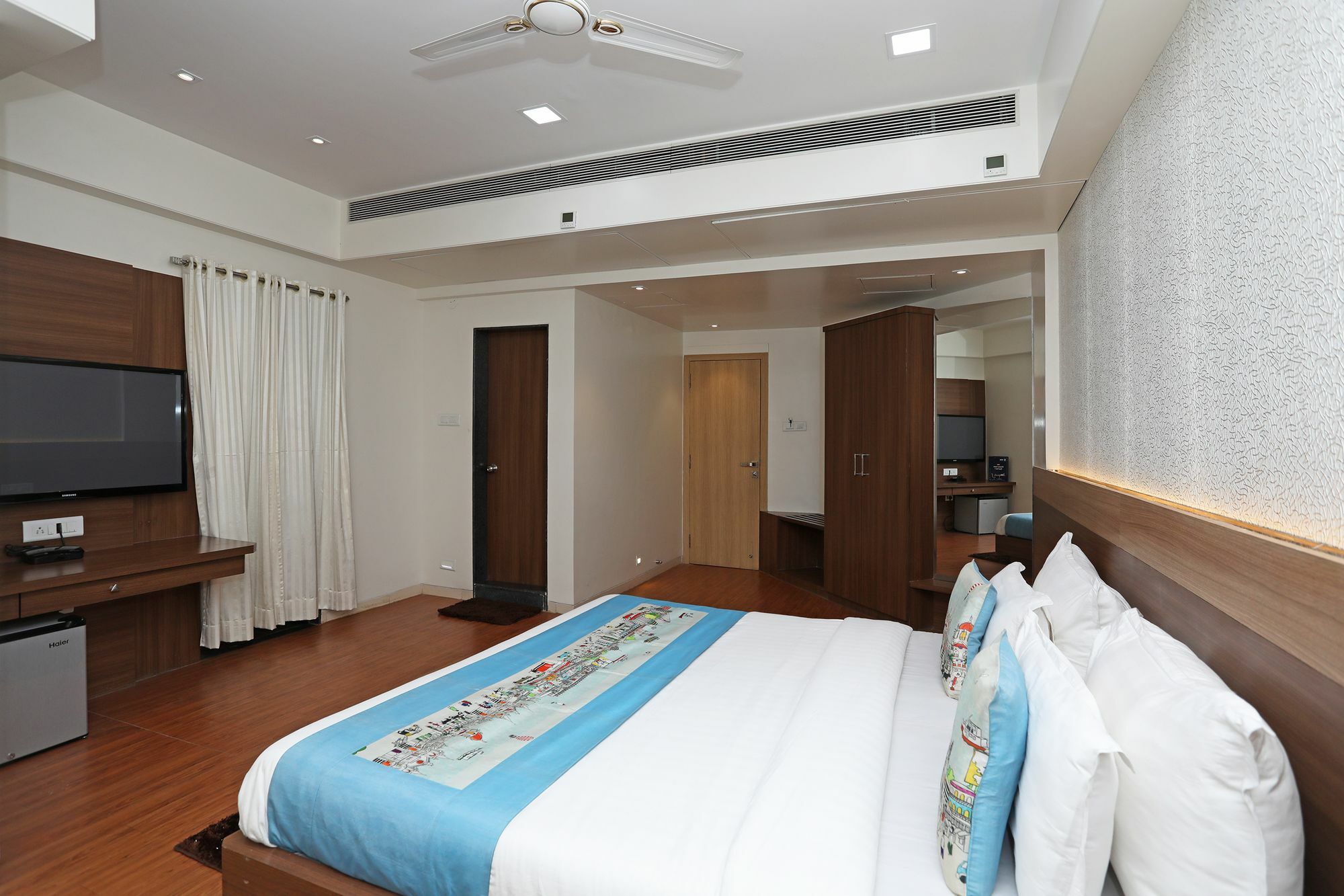 Oyo 10672 Hotel Riviera Nashik Ngoại thất bức ảnh